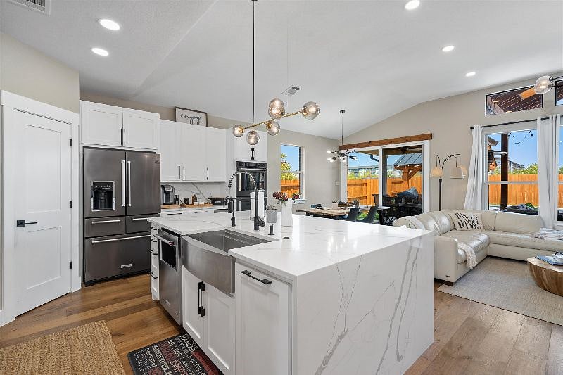 Furnished Finder property 582554_1 photo 7