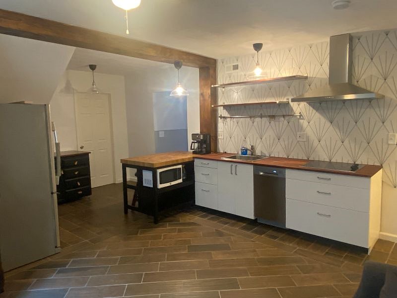 Furnished Finder property 582567_1 photo 3