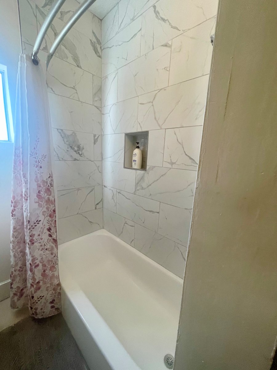 Heart of LA Koreatown bungalow 1bd 1bath NEXT DOOR TO MAIN UNIT ON FF-Bathroom
https://www.airbnb.com/rooms/17547478?unique_share_id=6ea06c3e-26f1-42ce-80e5-f31775dc9820&viralityEntryPoint=1&s=76