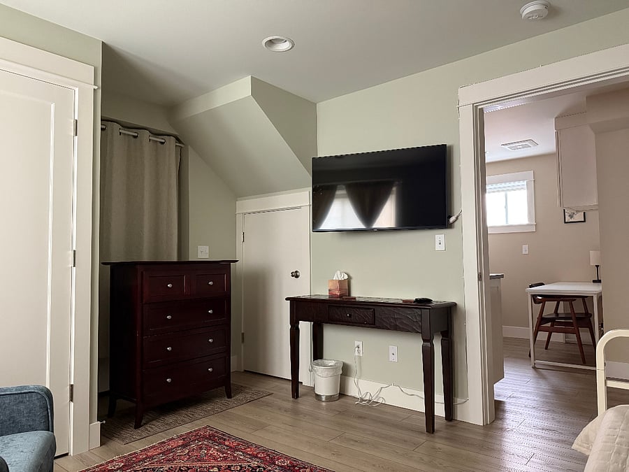 Bedroom 2/TV Room