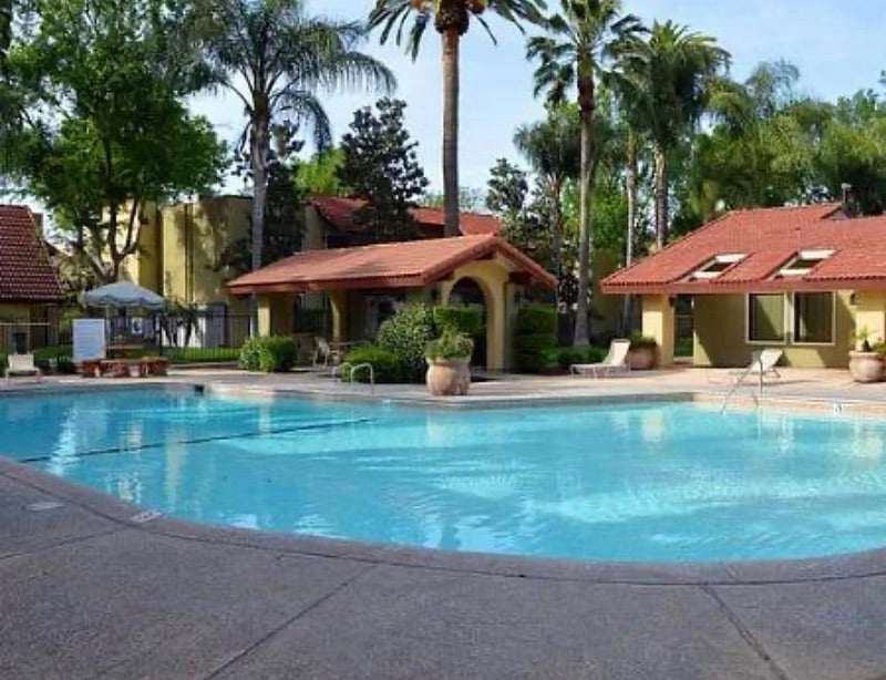 Furnished Finder property 582628_1 photo 3