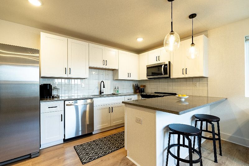 Furnished Finder property 582726_1 photo 4