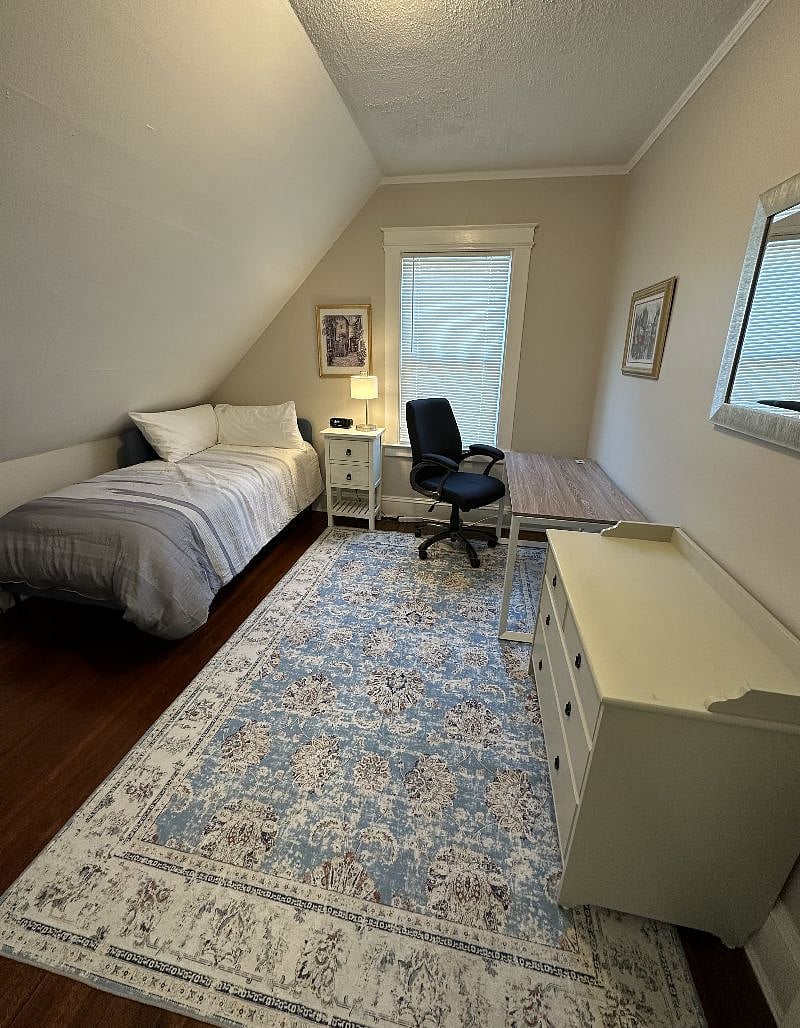 Bedroom 2 - $1,250/mo