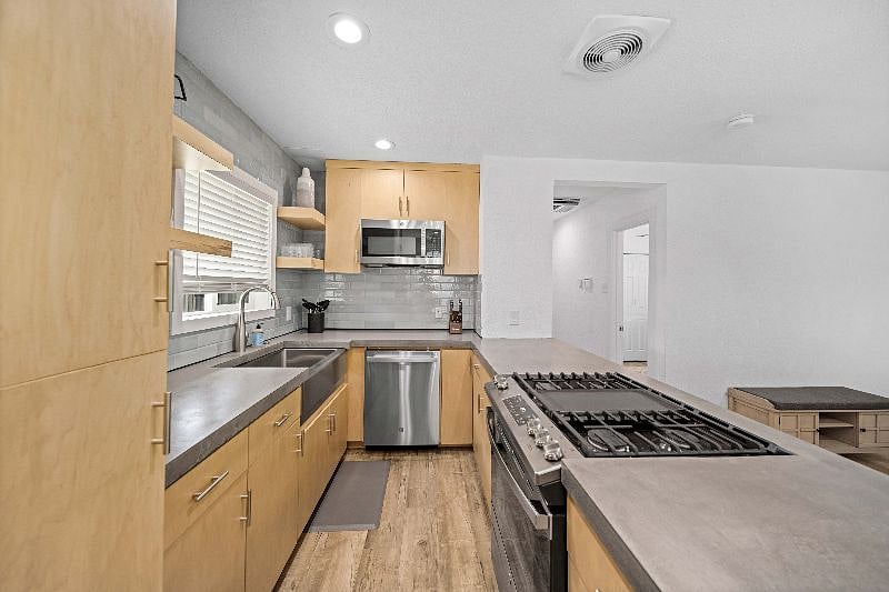 Furnished Finder property 582784_1 photo 3
