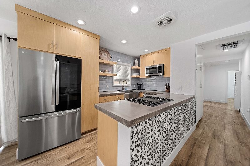 Furnished Finder property 582784_1 photo 2