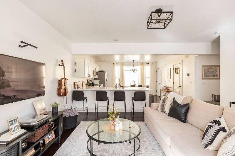 Furnished Finder property 583101_1 photo 3