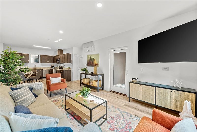 Furnished Finder property 583171_1 photo 4