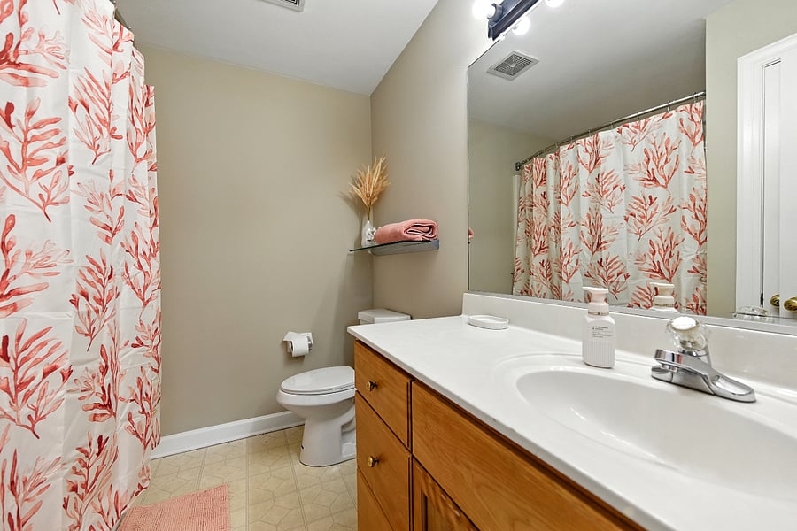 Primary Bathroom jetted tub