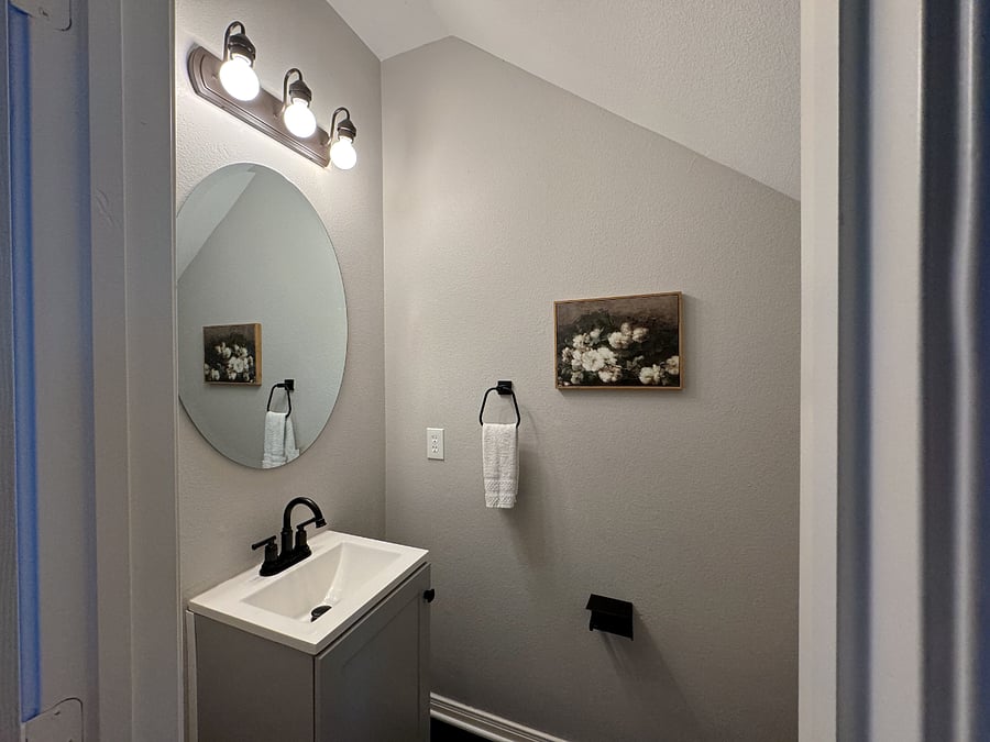 Guest Bathroom 