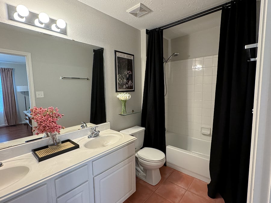 2nd Full Bathroom 