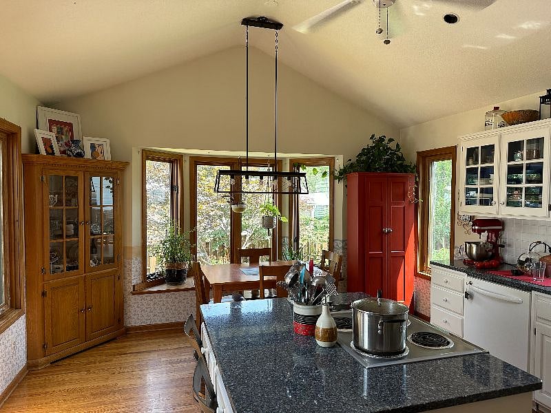 Furnished Finder property 583268_1 photo 3