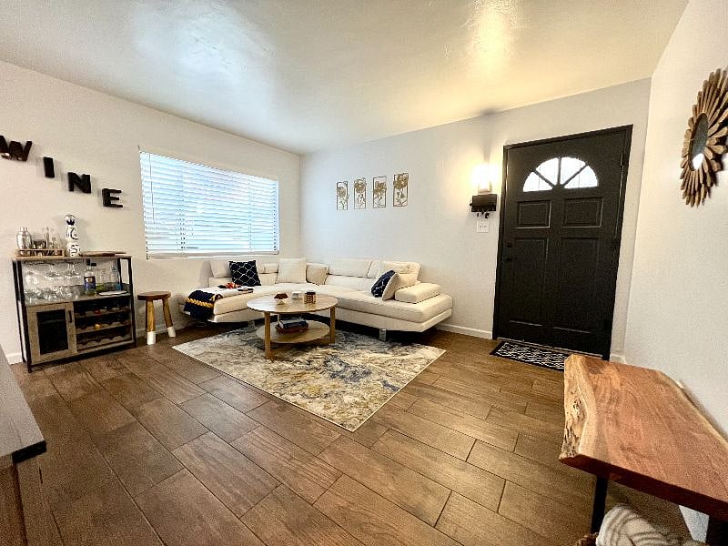 Furnished Finder property 583299_1 photo 1
