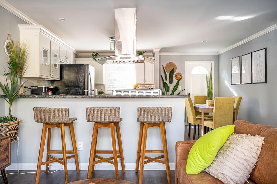 Breakfast bar