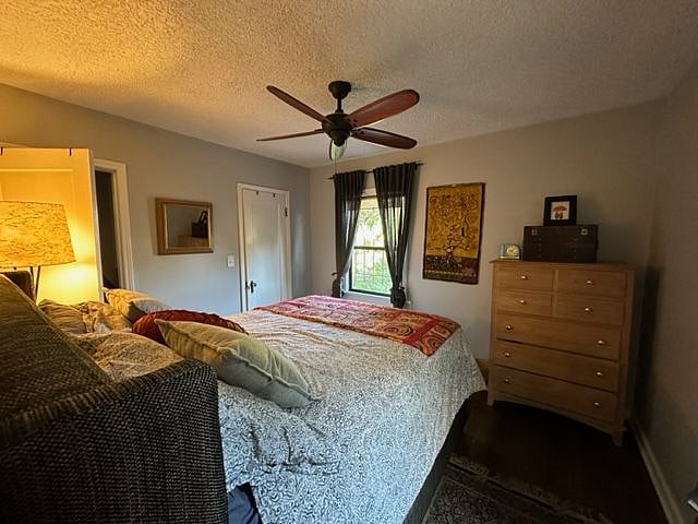 Main floor bedroom queen size bed.
