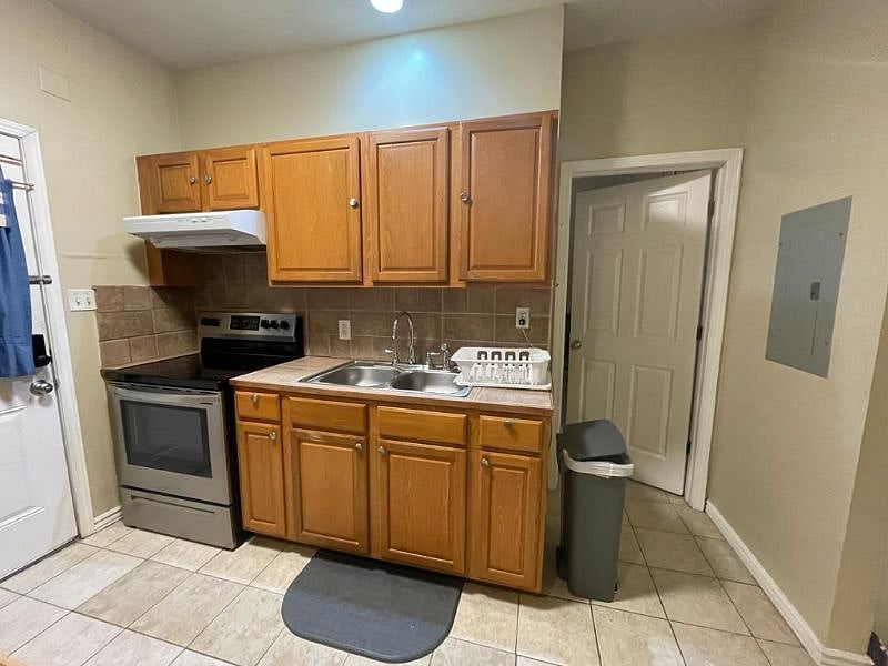 Furnished Finder property 583694_1 photo 8