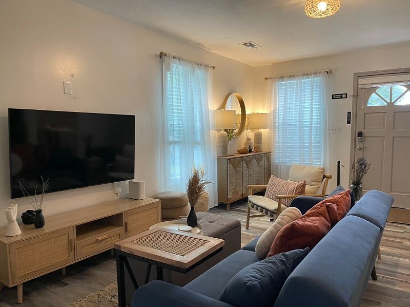Furnished Finder property 583697_1 photo 9