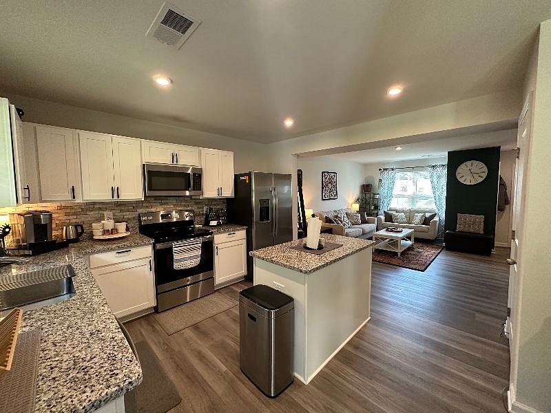 Furnished Finder property 583728_1 photo 4