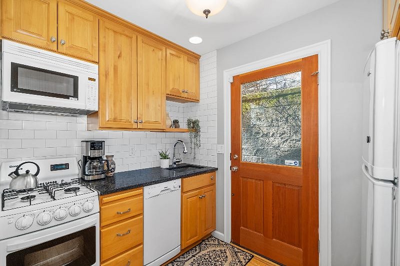 Furnished Finder property 583760_1 photo 9