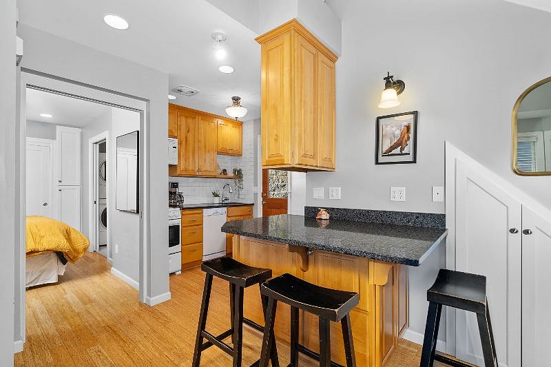 Furnished Finder property 583760_1 photo 10