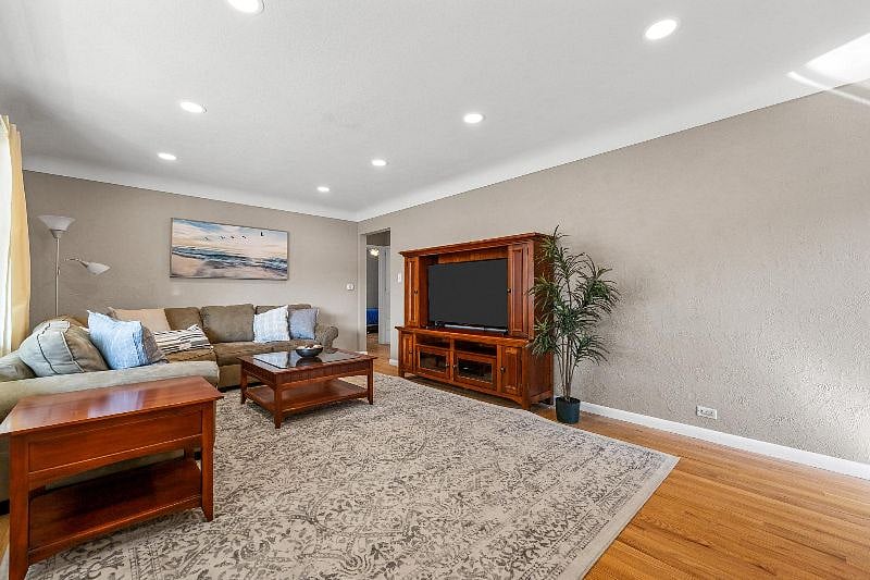 Furnished Finder property 583823_1 photo 3