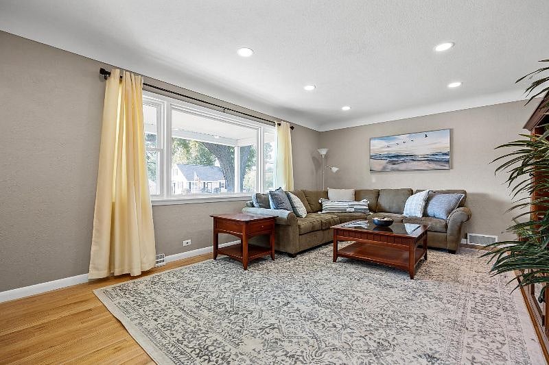 Furnished Finder property 583823_1 photo 4