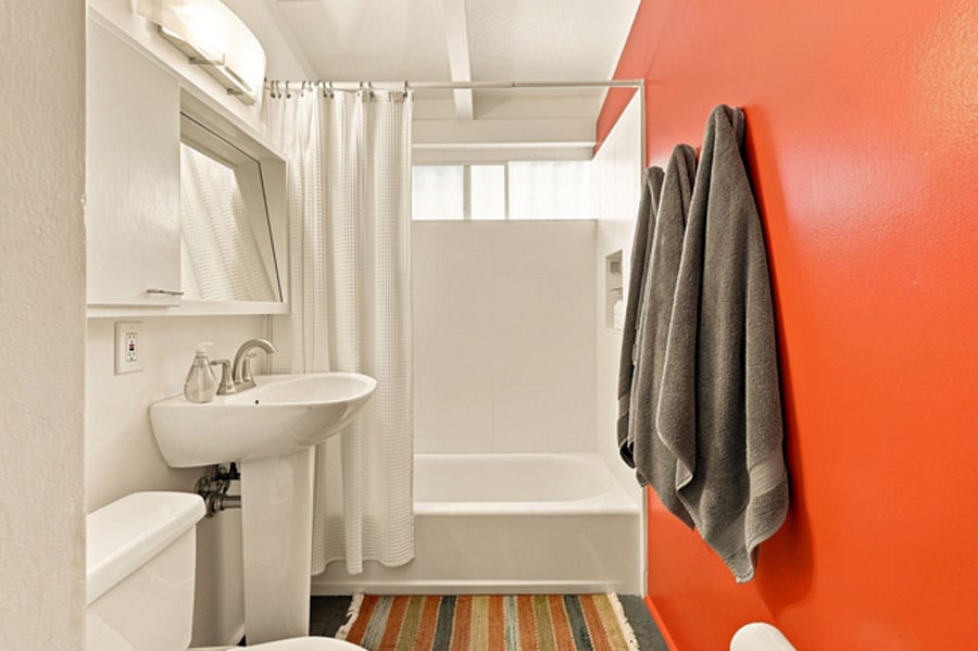 Bathroom 1 has a tub/shower combination.