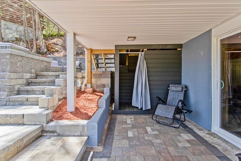 Outdoor shower to rinse off