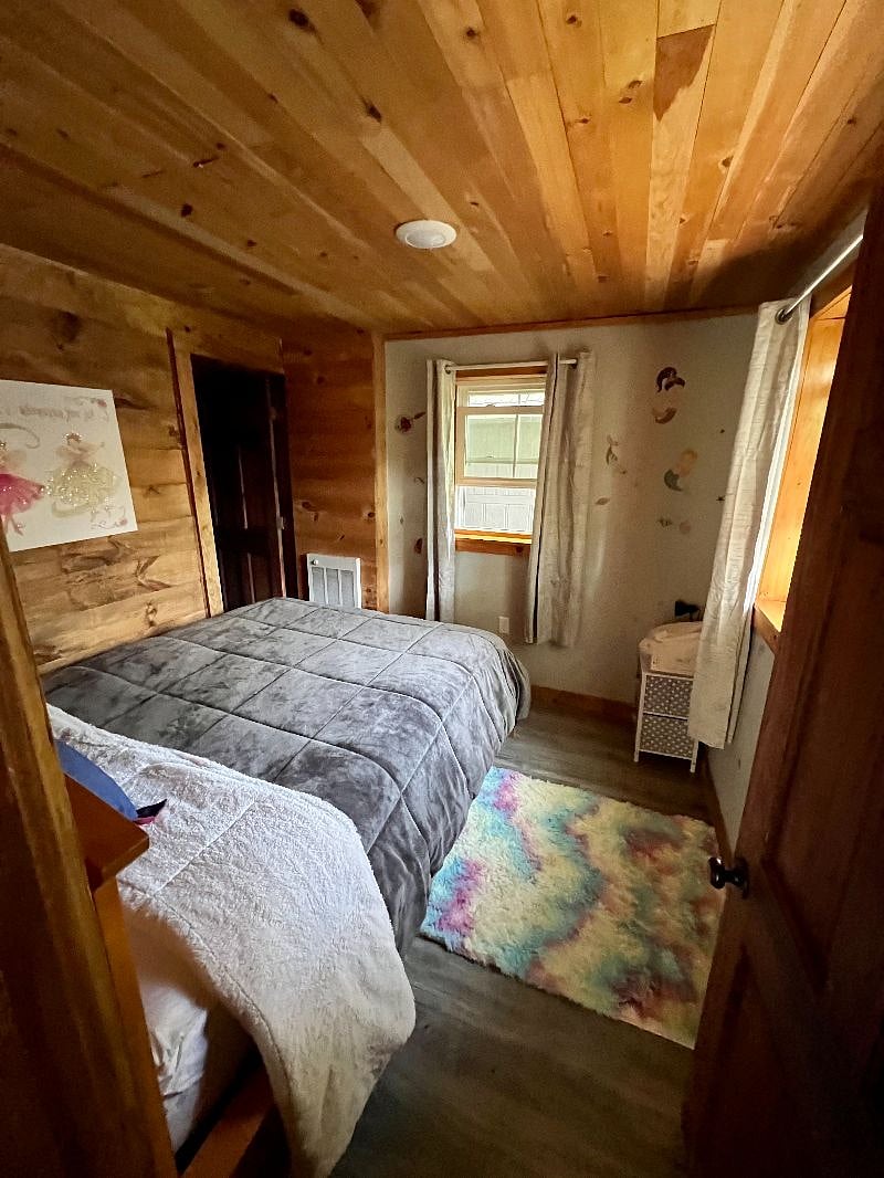 Queen bed downstairs