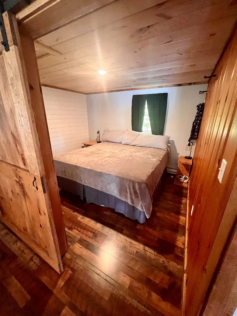 King bedroom upstairs