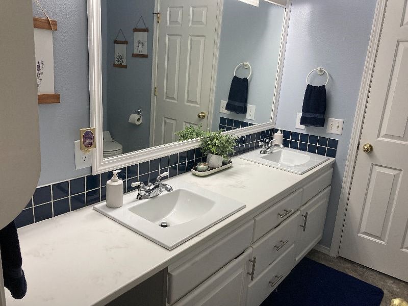Furnished Finder property 584002_1 photo 9