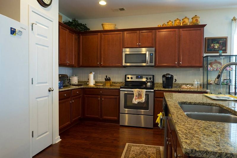 Furnished Finder property 584010_1 photo 8