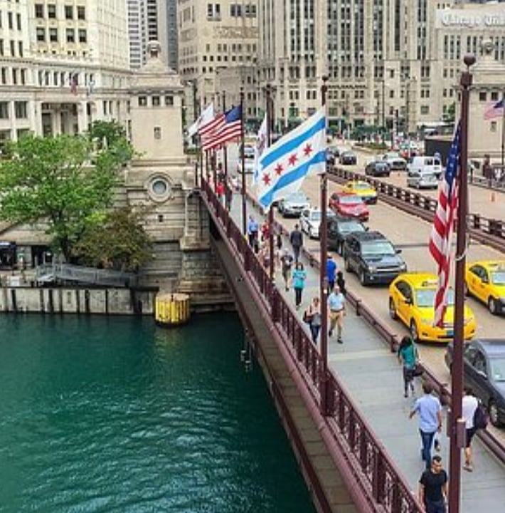 Magnificent Mile DuSable Bridge on Michigan Ave. 2.2 miles north of the condo. A 45 minute walk straight up Michigan Ave passing Grant Park and "the Bean".