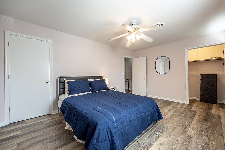 Queen bed