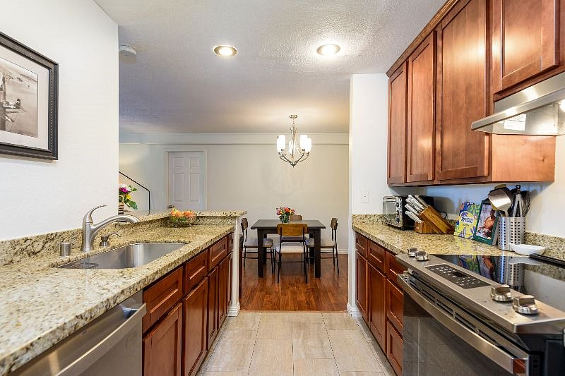 Furnished Finder property 584093_1 photo 11