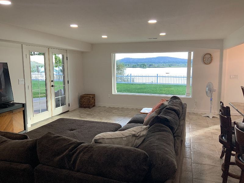 Livingroom entry