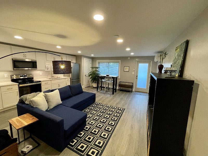 Furnished Finder property 584119_1 photo 3