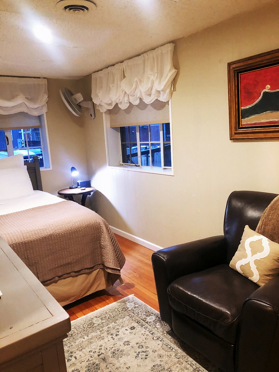 Furnished Finder property 584125_1 photo 3