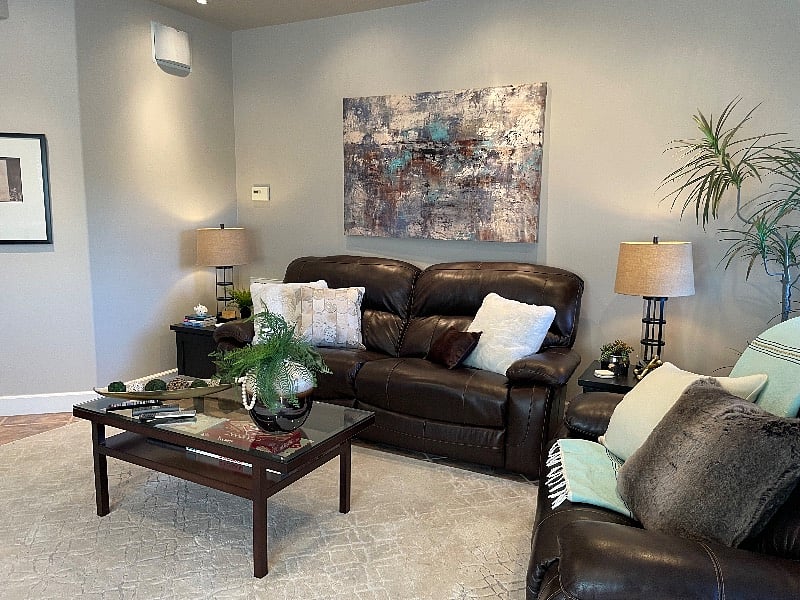 Family room with leather recliners