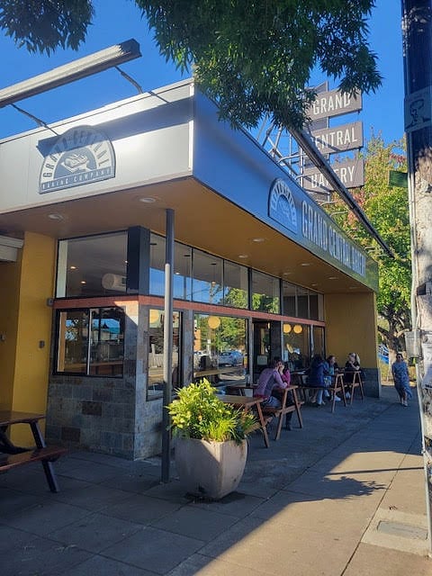 Corner breakfast/bakery spot #1, Grand Central closes at 3pm