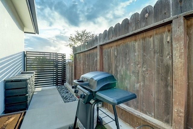 Furnished Finder property 584254_1 photo 12