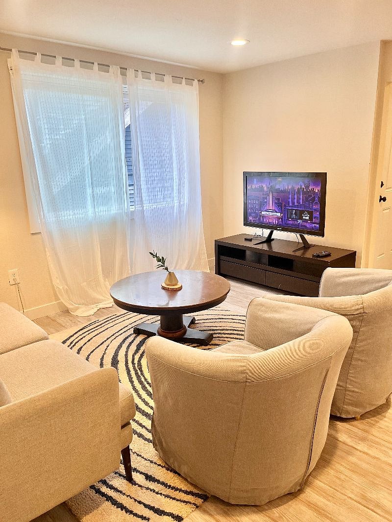 Furnished Finder property 584266_1 photo 4