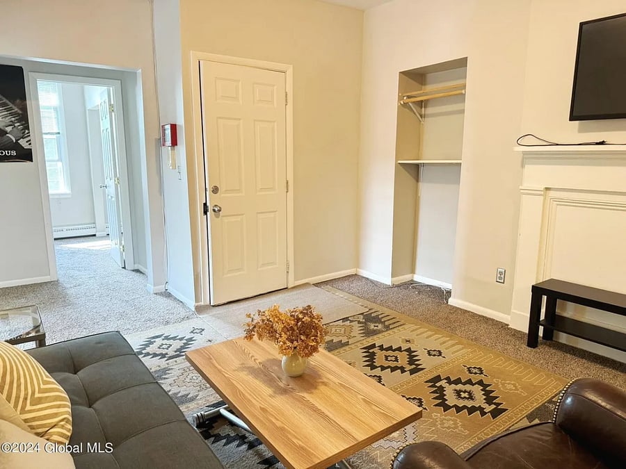 Furnished Finder property 584327_1 photo 4