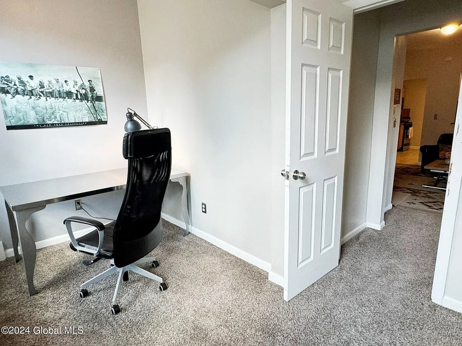 Furnished Finder property 584327_1 photo 10
