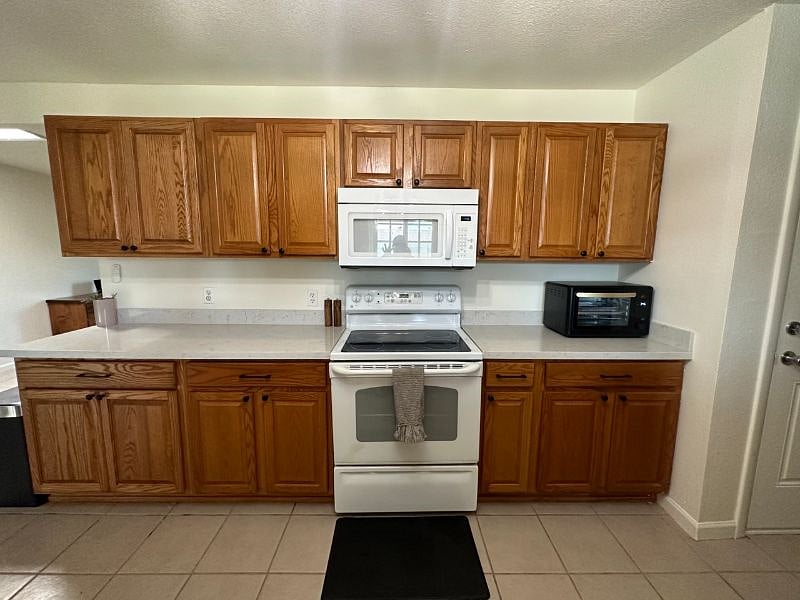 Furnished Finder property 584394_2 photo 13