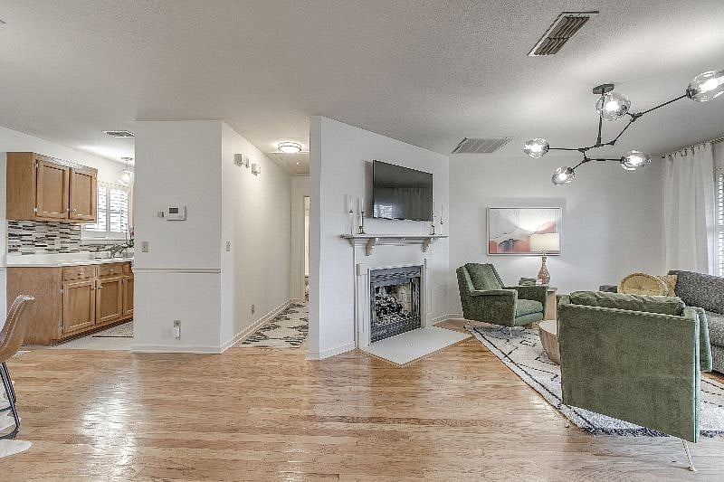Furnished Finder property 584588_1 photo 6