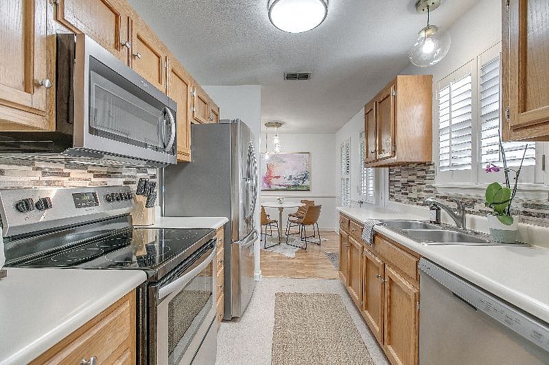 Furnished Finder property 584588_1 photo 8