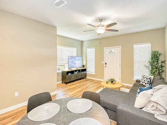 Furnished Finder property 584602_1 photo 7