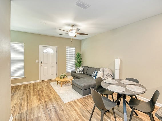 Furnished Finder property 584602_1 photo 8