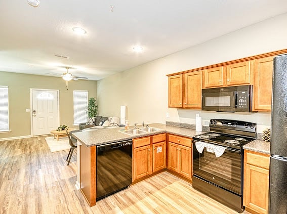 Furnished Finder property 584602_1 photo 11