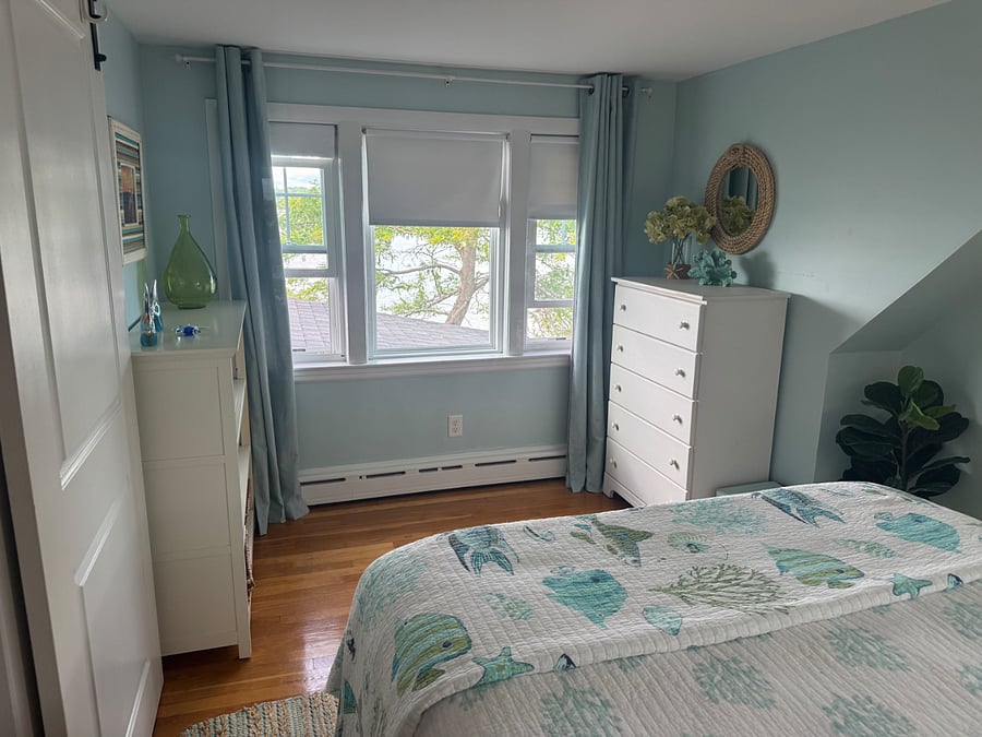 Queen bedroom